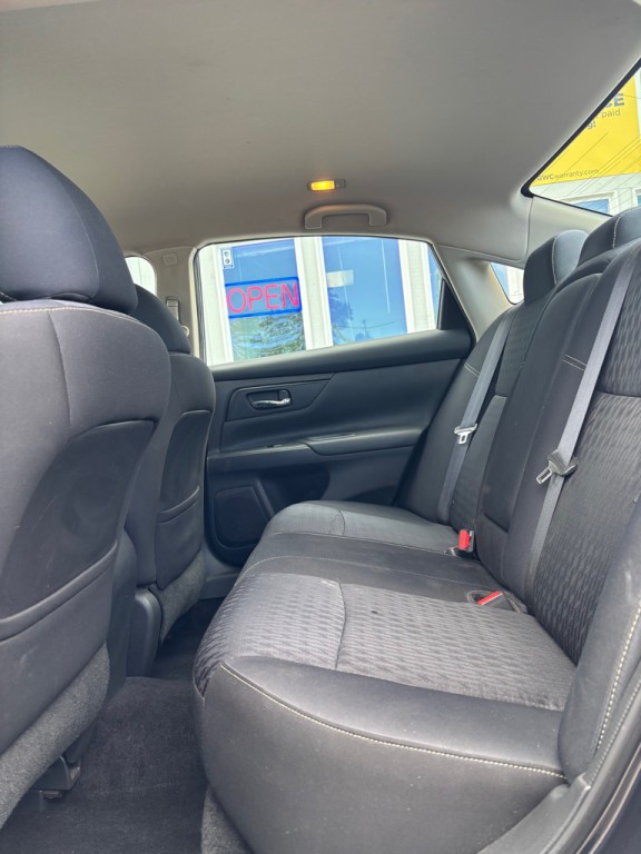 2018 Nissan Altima Image 8
