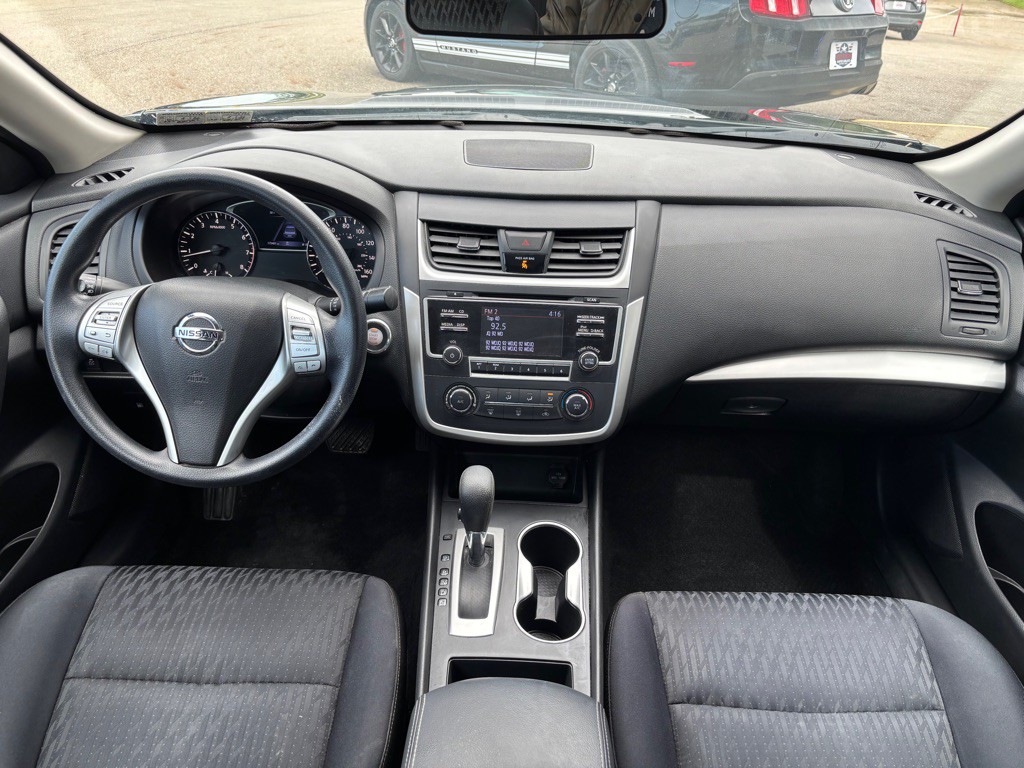 2018 Nissan Altima Image 10