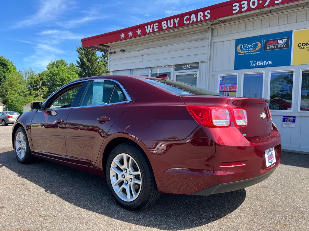 2016 Chevrolet Malibu Image 4