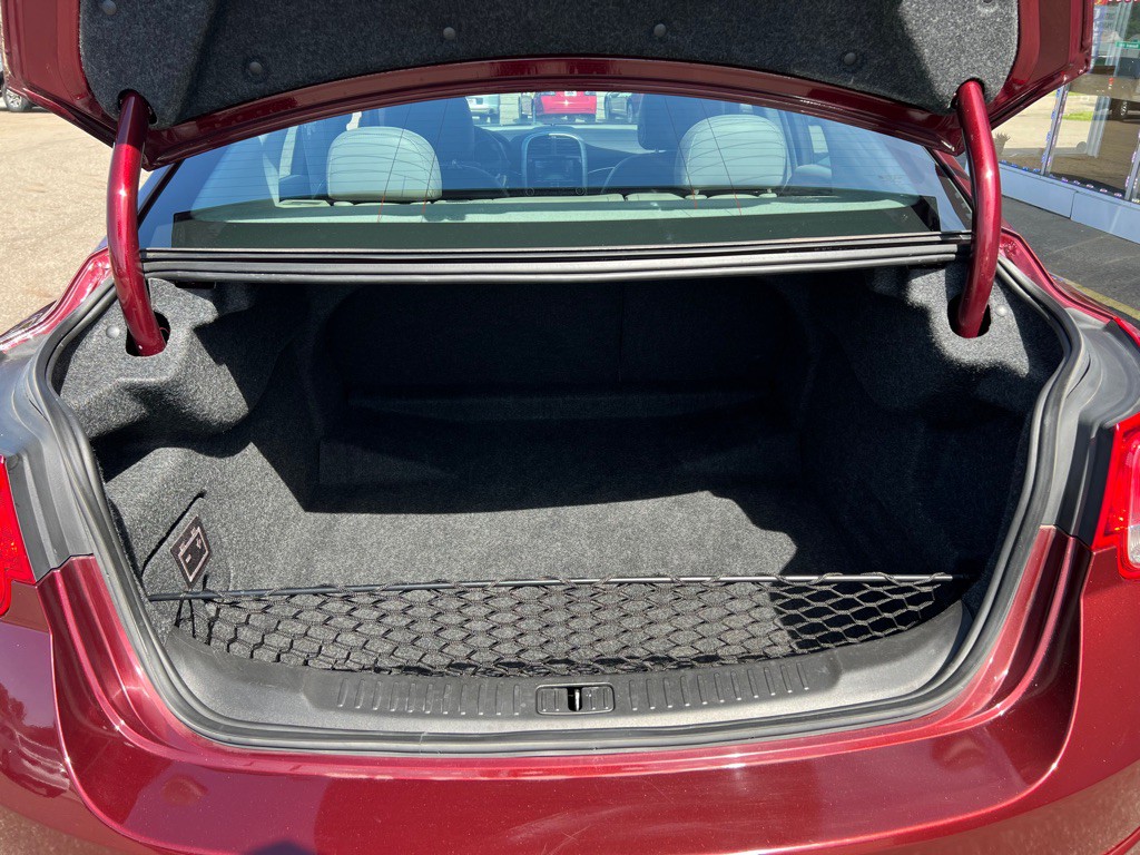 2016 Chevrolet Malibu Image 8