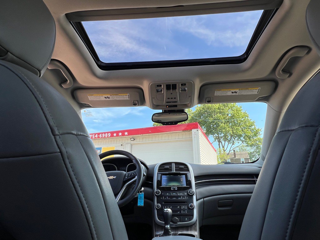 2016 Chevrolet Malibu Image 11