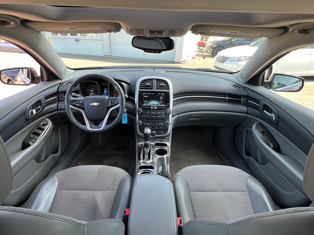 2016 Chevrolet Malibu Image 12