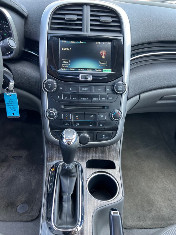 2016 Chevrolet Malibu Image 17