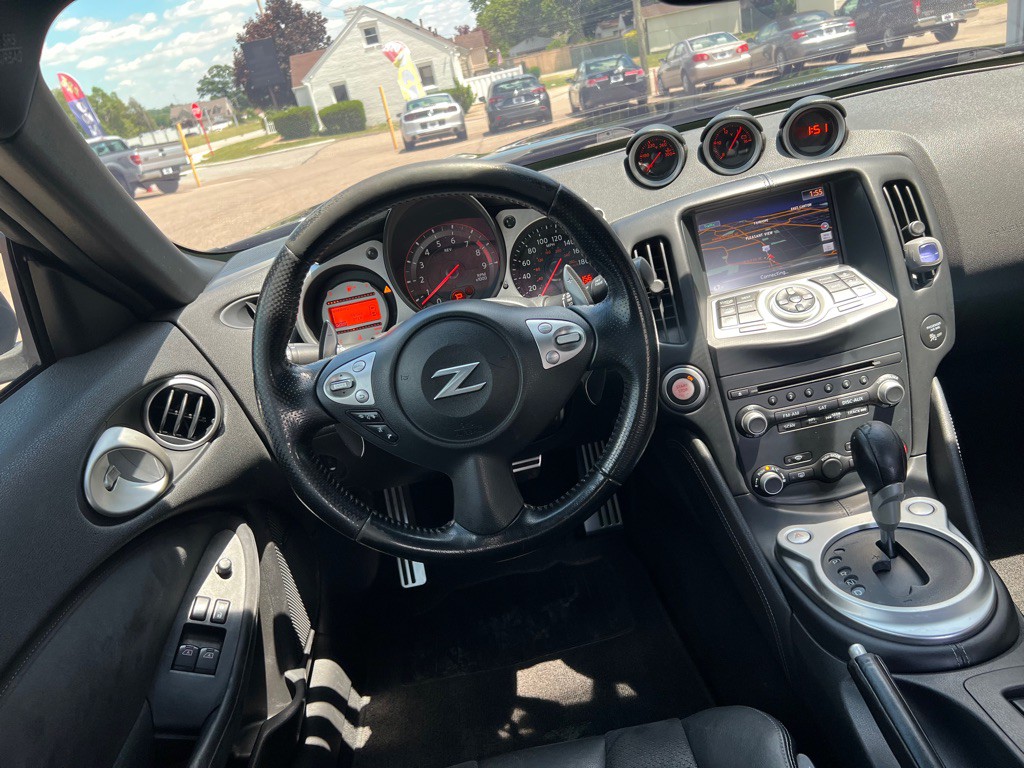 2012 Nissan 370Z Image 13