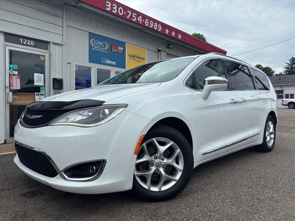 2020 Chrysler Pacifica Image 1