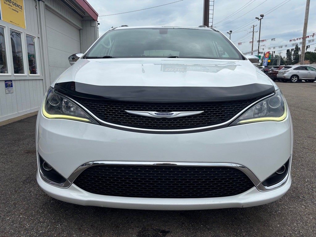 2020 Chrysler Pacifica Image 2