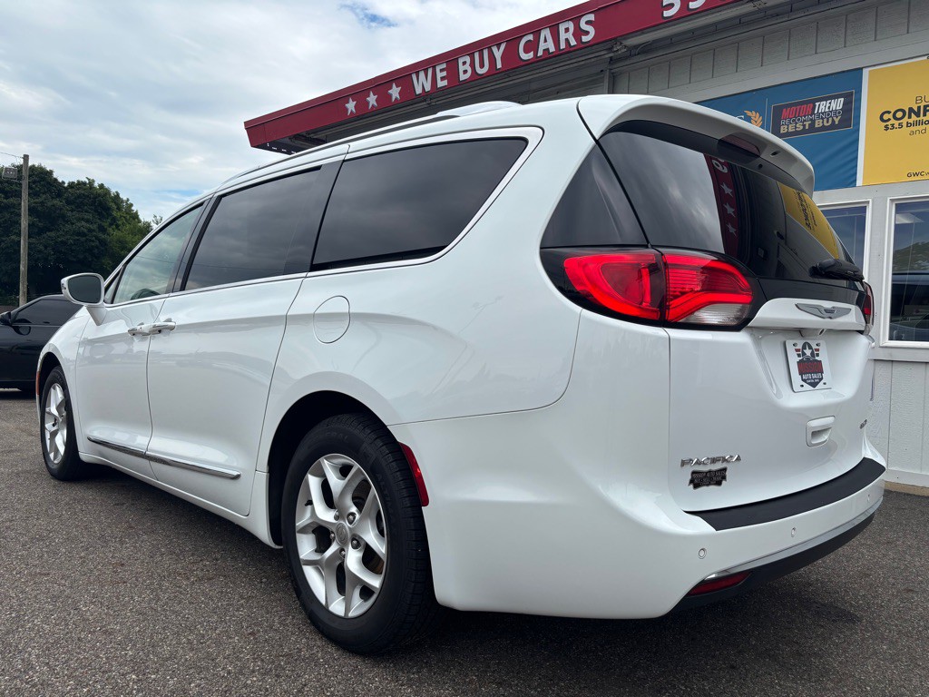 2020 Chrysler Pacifica Image 4