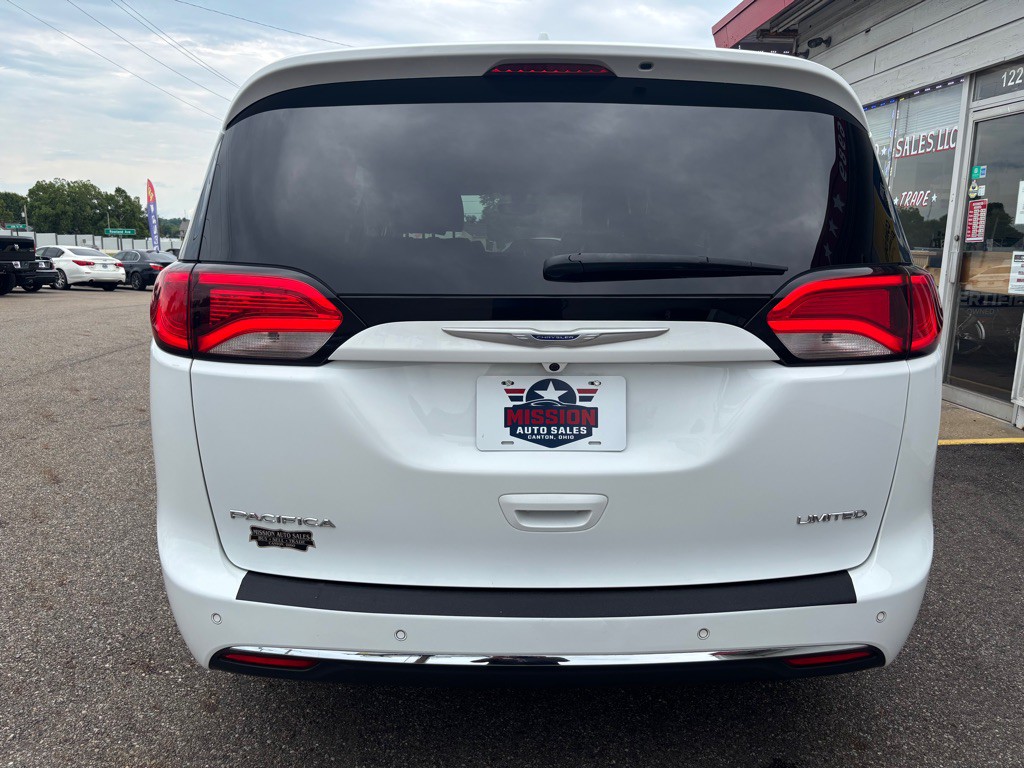 2020 Chrysler Pacifica Image 6