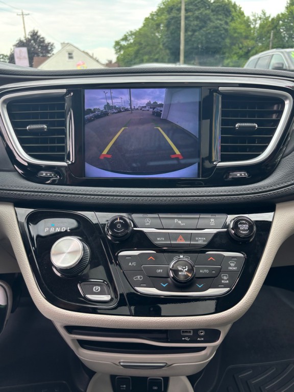 2020 Chrysler Pacifica Image 18