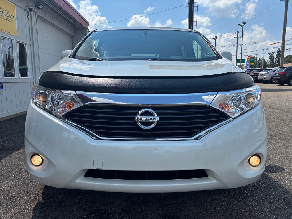 2013 Nissan Quest Image 2
