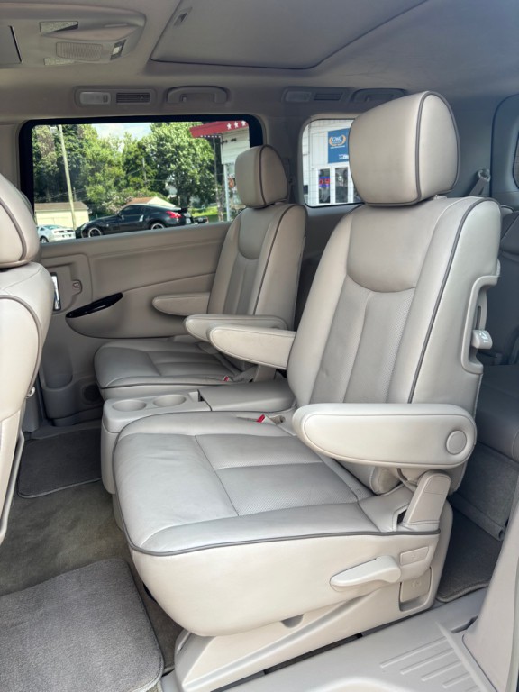 2013 Nissan Quest Image 12