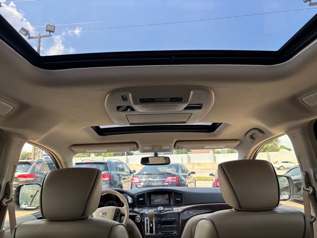 2013 Nissan Quest Image 14