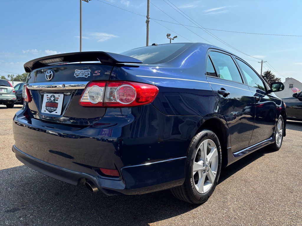 2011 Toyota Corolla Image 5