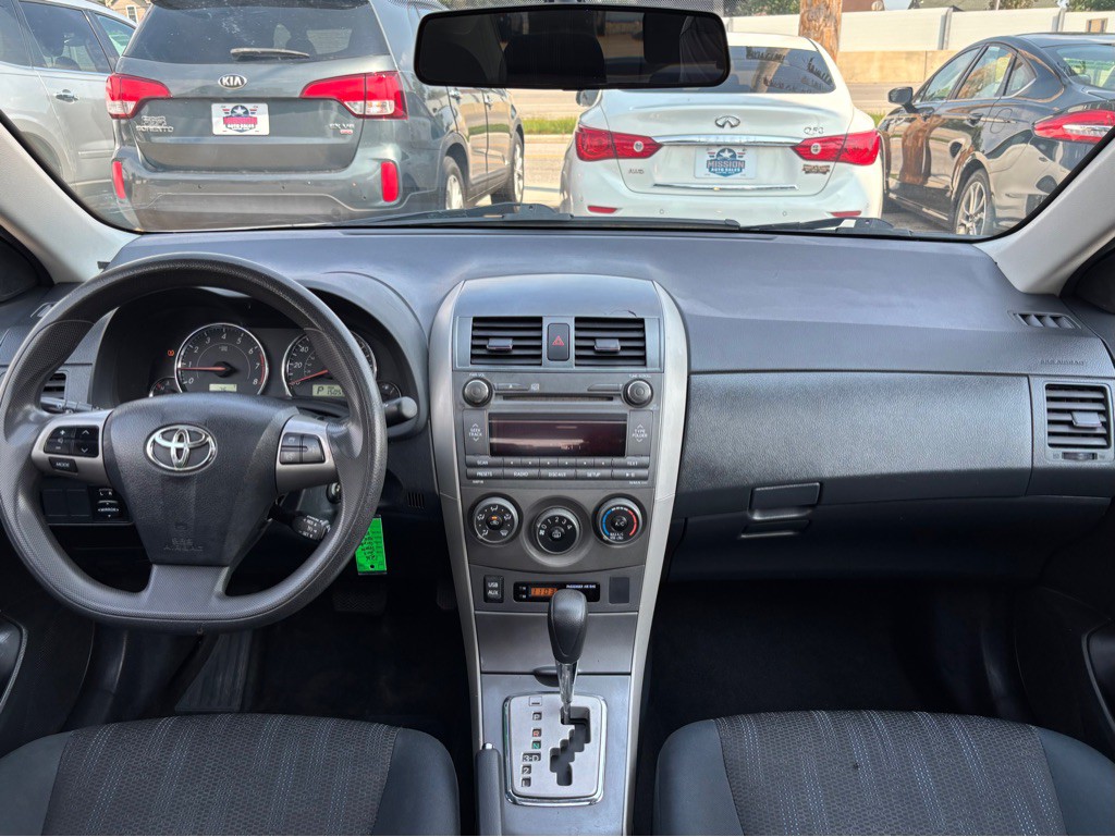 2011 Toyota Corolla Image 11