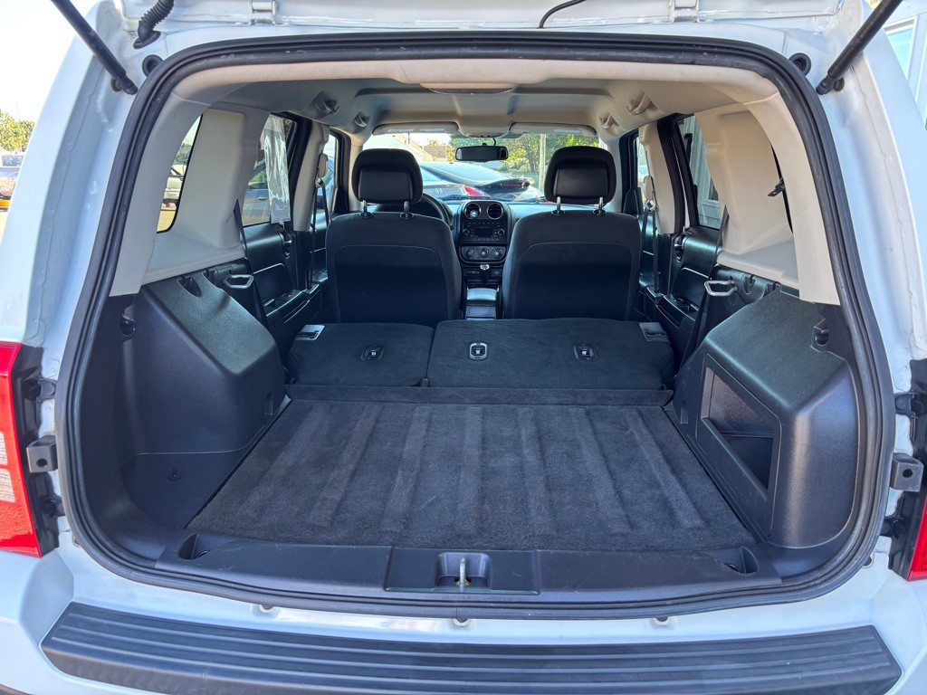 2016 Jeep Patriot Image 9