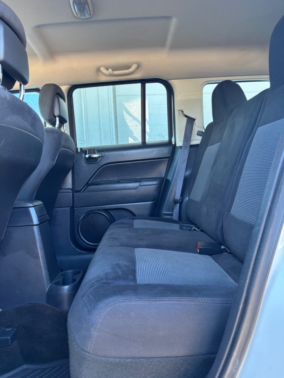 2016 Jeep Patriot Image 10