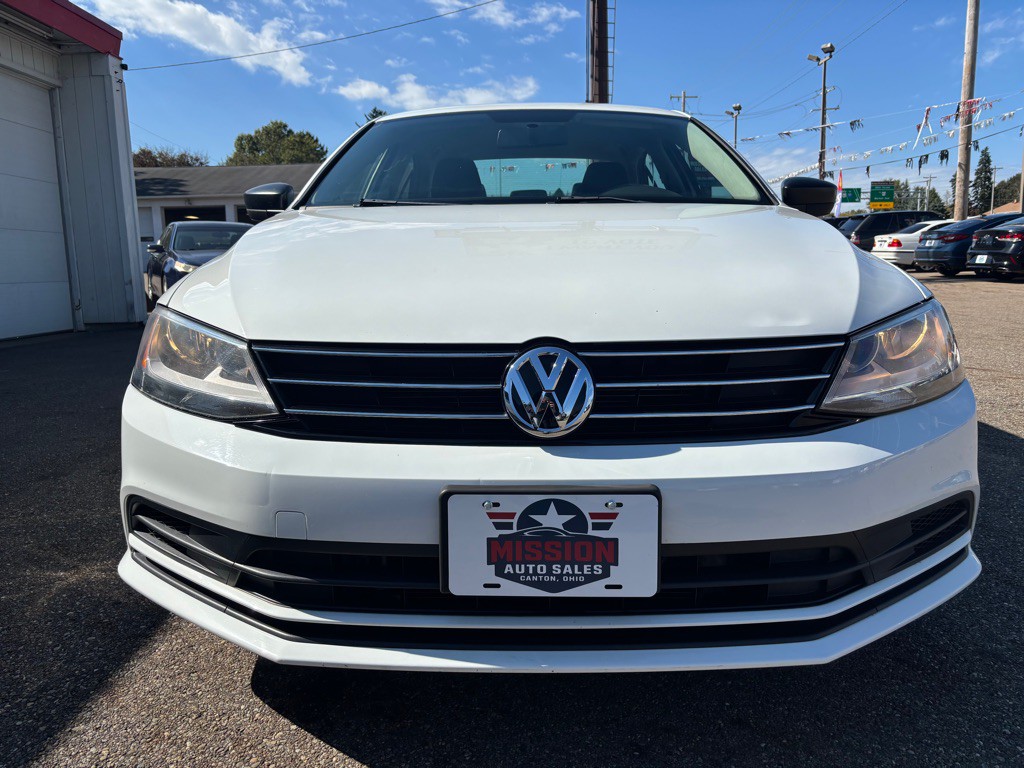 2016 Volkswagen Jetta Image 2