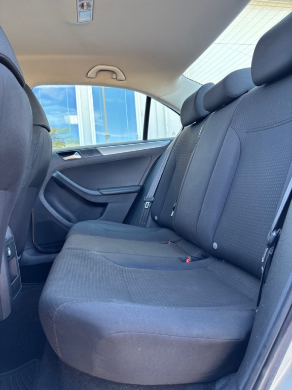 2016 Volkswagen Jetta Image 9