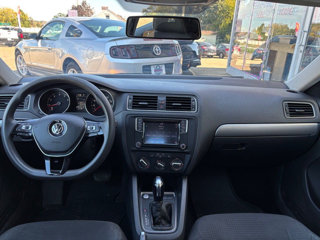 2016 Volkswagen Jetta Image 11