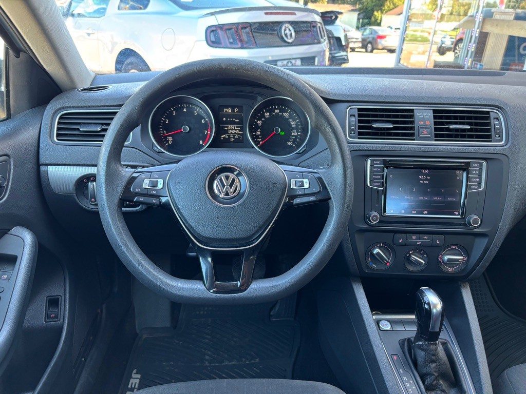 2016 Volkswagen Jetta Image 12