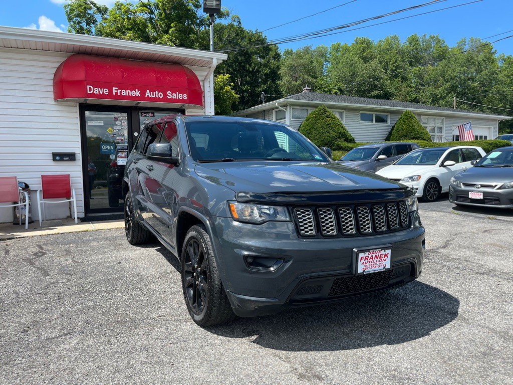 2017 Jeep Grand Cherokee Image 2