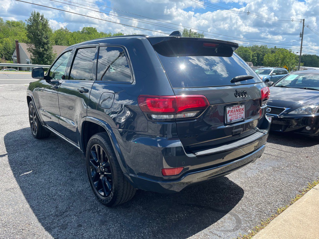 2017 Jeep Grand Cherokee Image 10