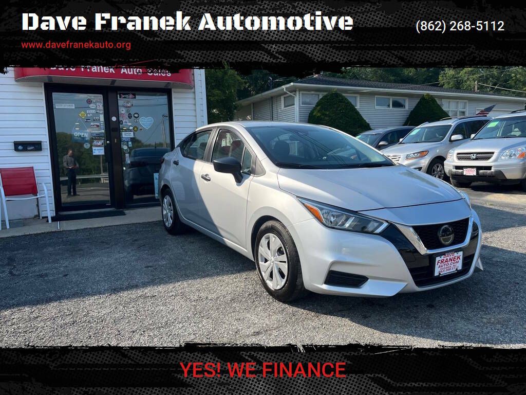 2020 Nissan Versa Image 1