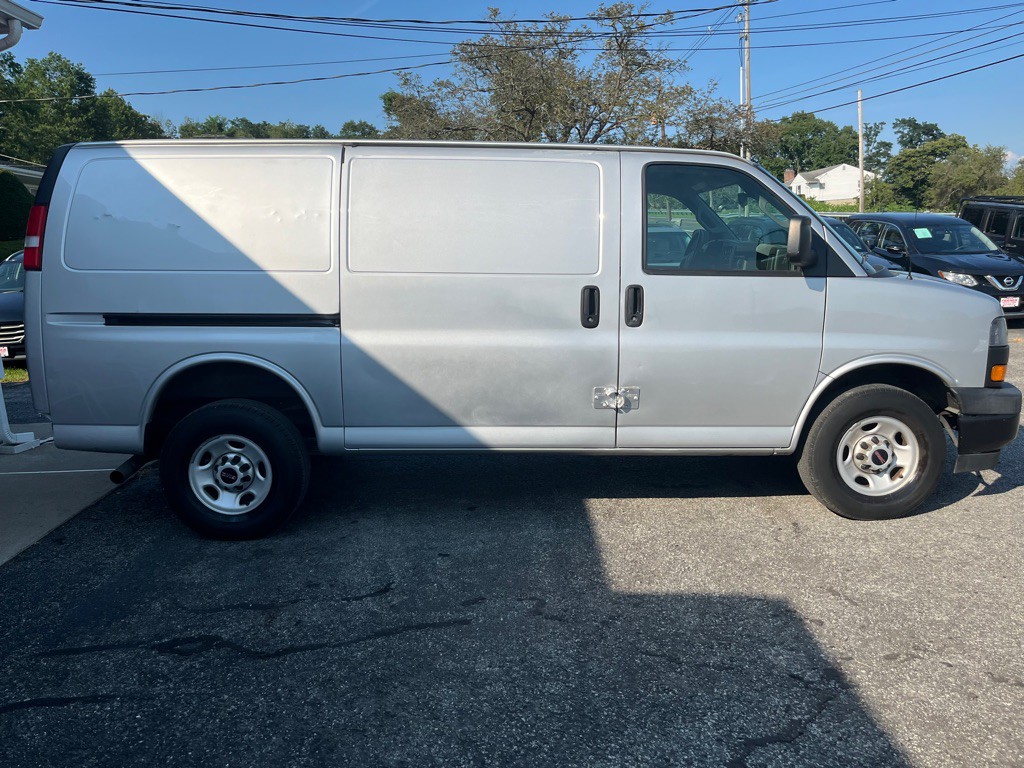 2020 GMC Savana Image 5