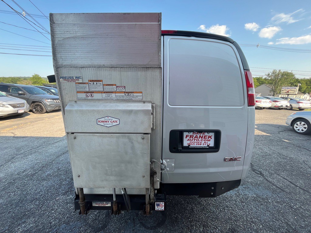 2020 GMC Savana Image 15