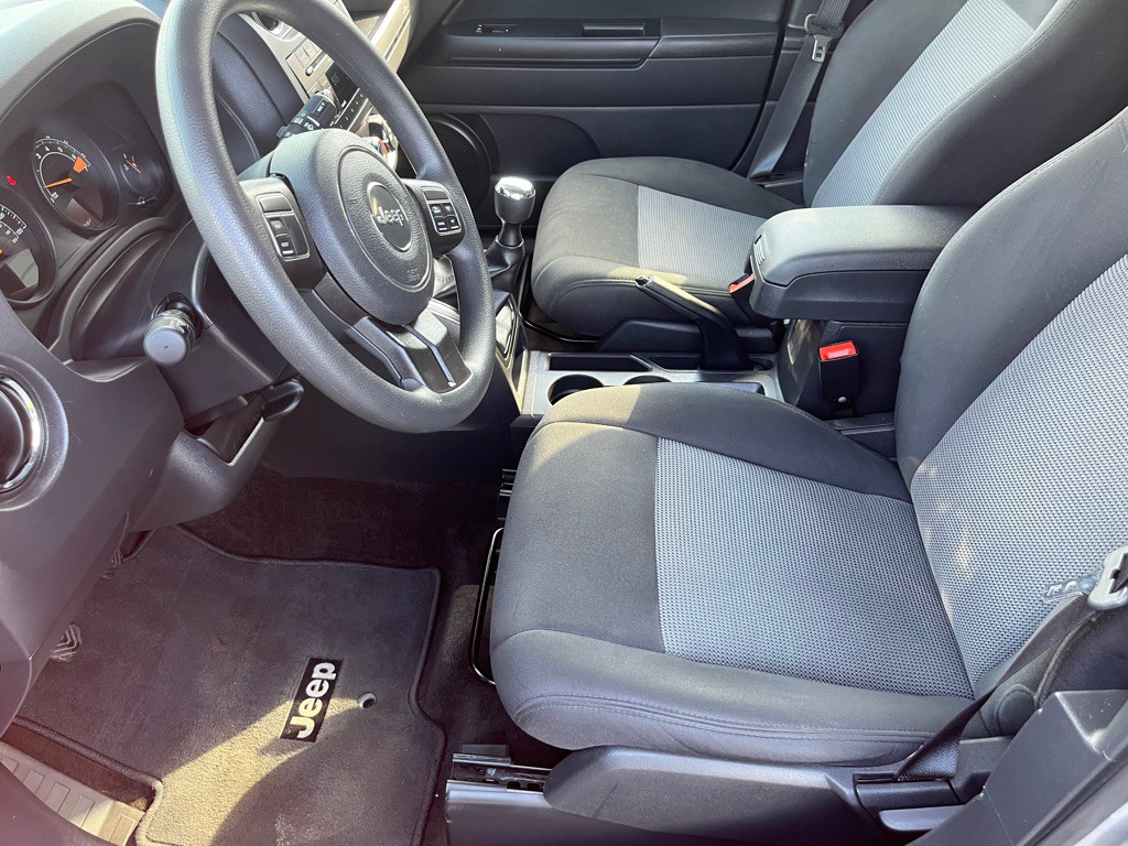 2015 Jeep Patriot Image 12