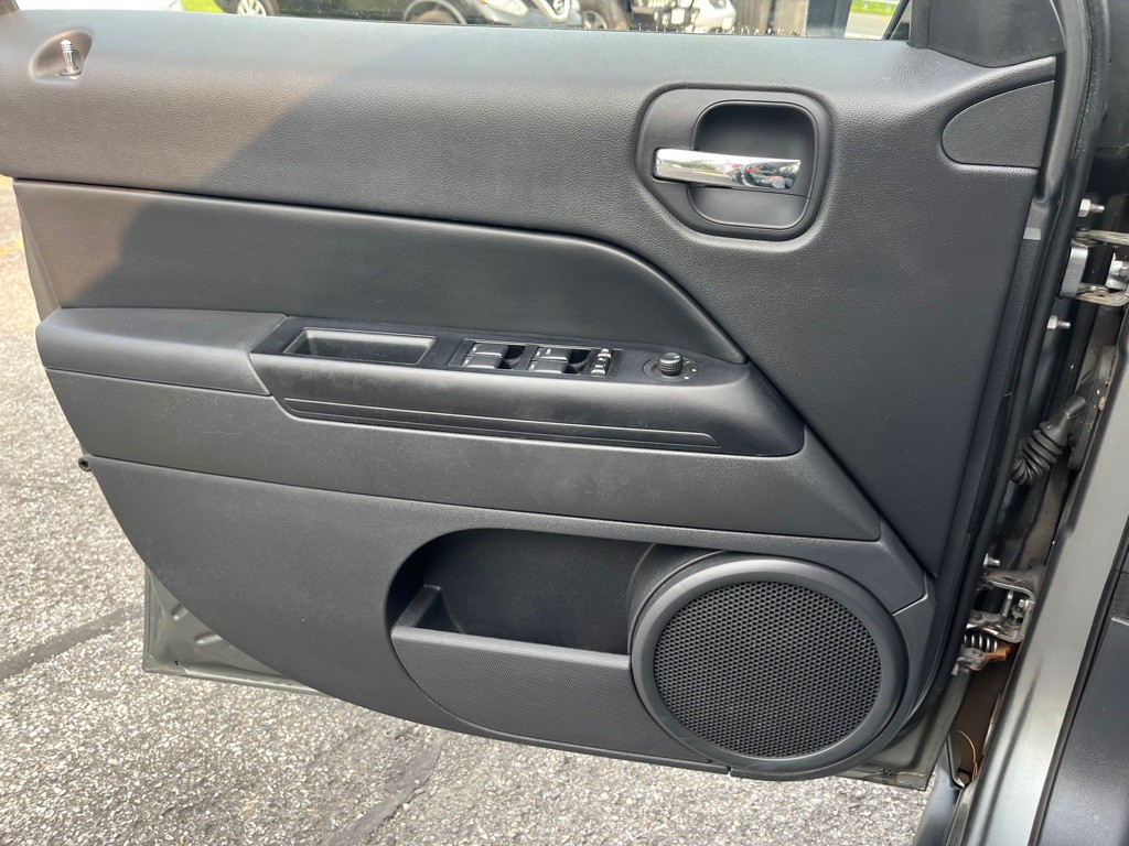 2012 Jeep Patriot Image 11