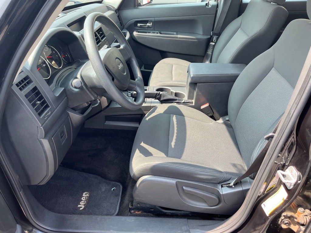 2009 Jeep Liberty Image 11