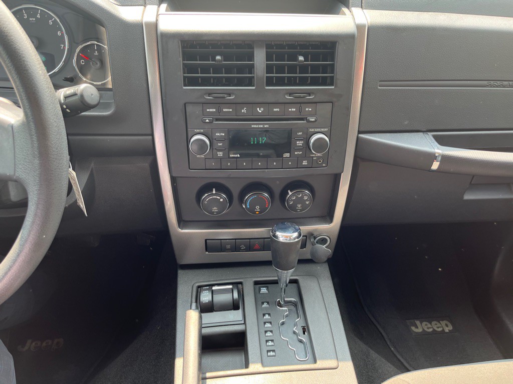 2009 Jeep Liberty Image 13