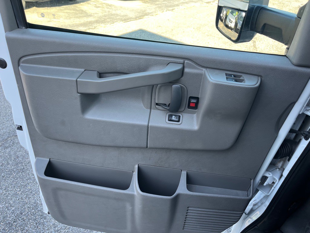 2020 GMC Savana Image 12