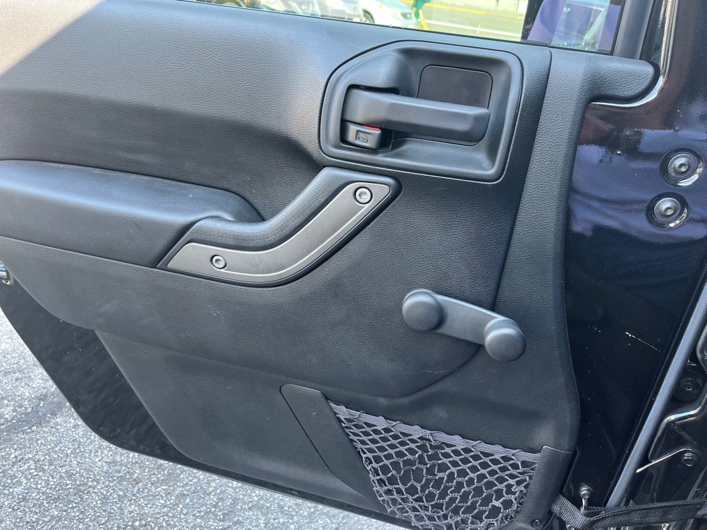 2017 Jeep Wrangler Image 12