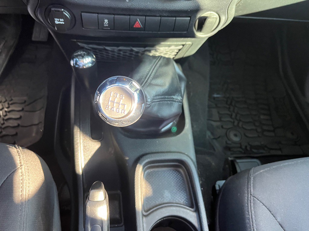 2017 Jeep Wrangler Image 13