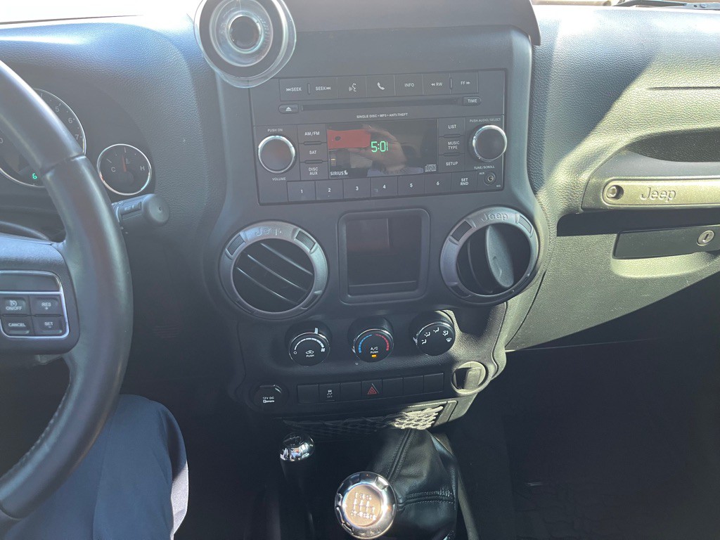 2017 Jeep Wrangler Image 14