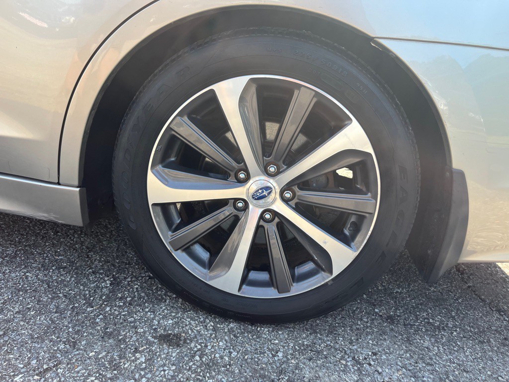 2015 Subaru Legacy Image 8
