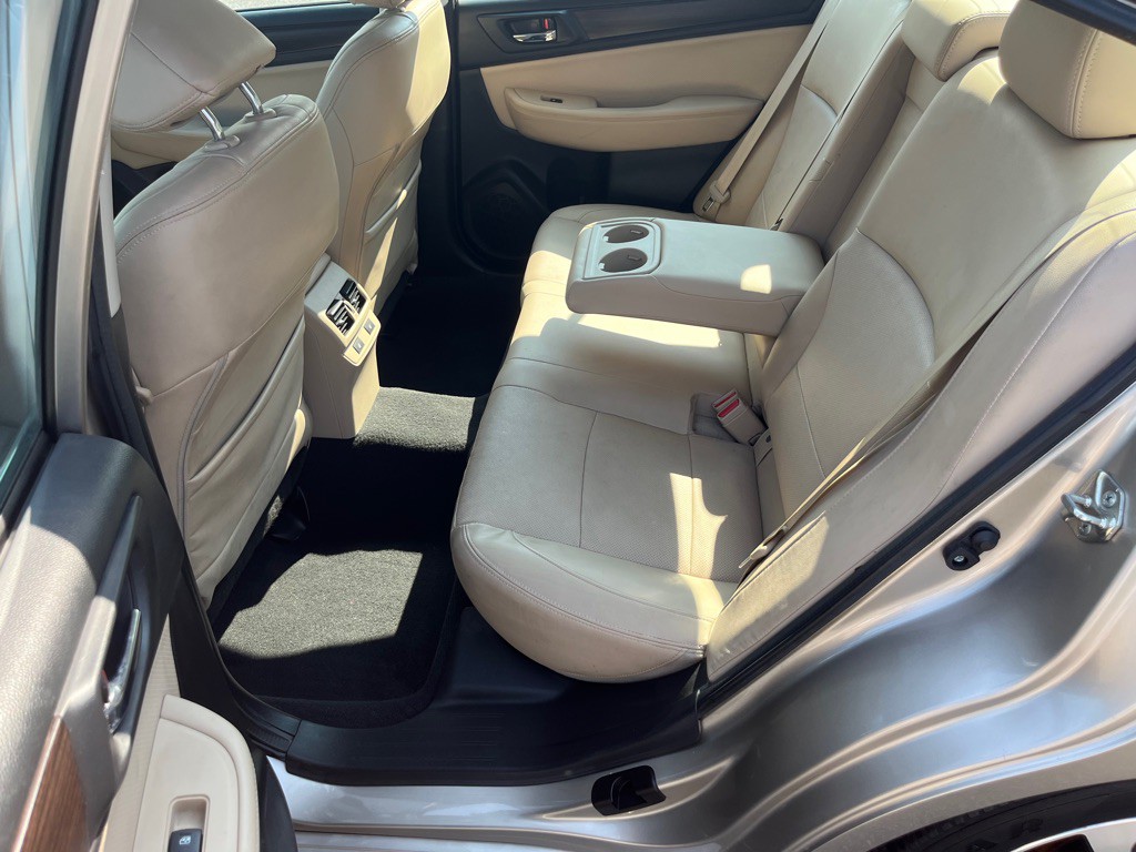 2015 Subaru Legacy Image 9