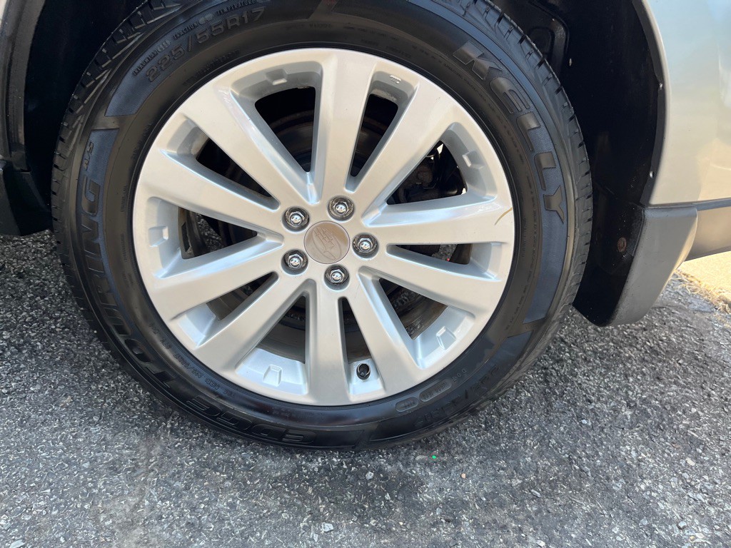2011 Subaru Forester Image 9