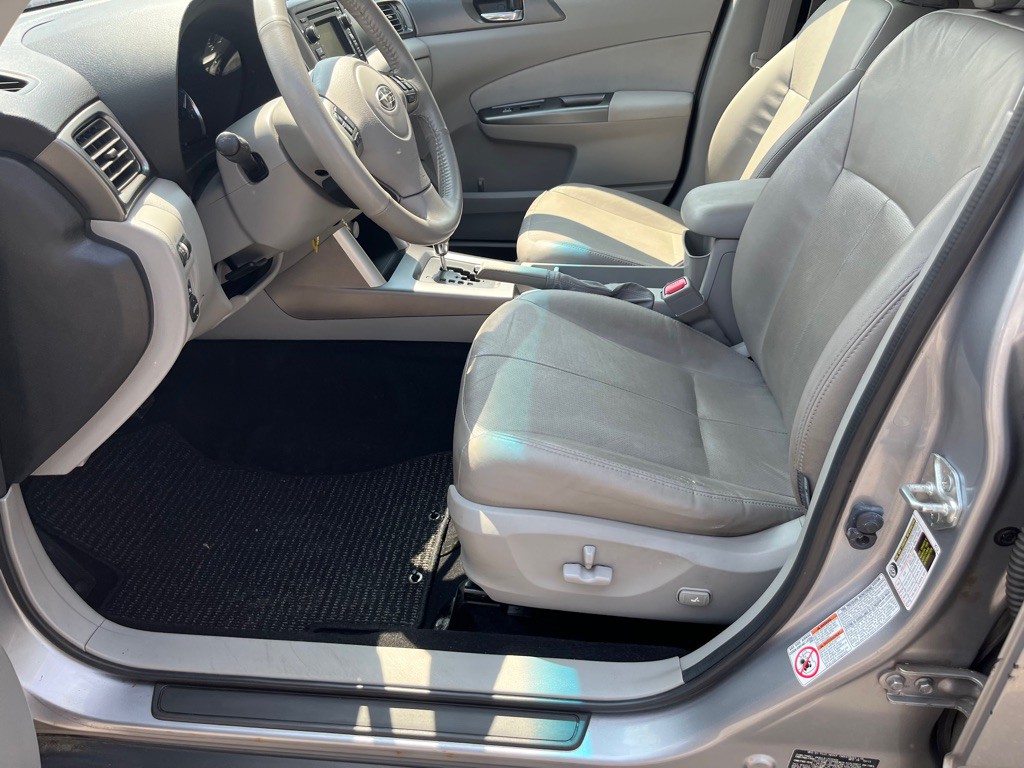 2011 Subaru Forester Image 11