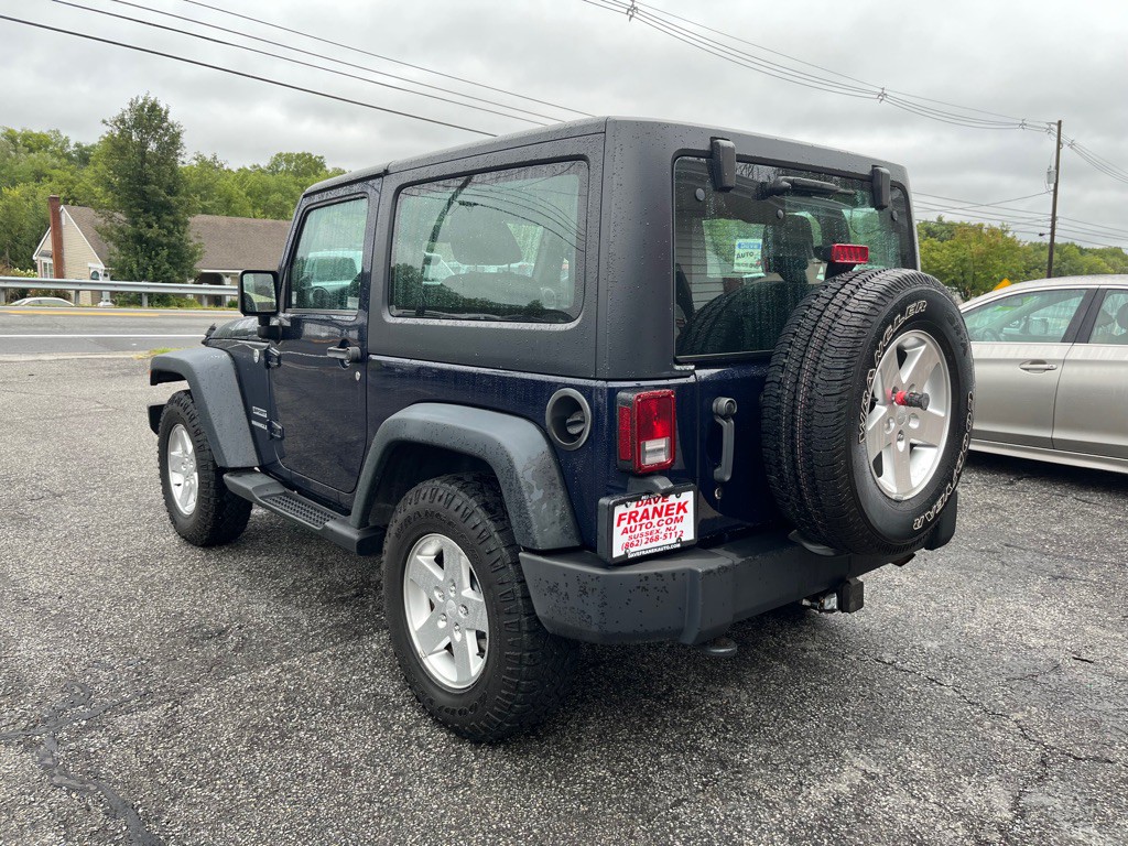 2013 Jeep Wrangler Image 9