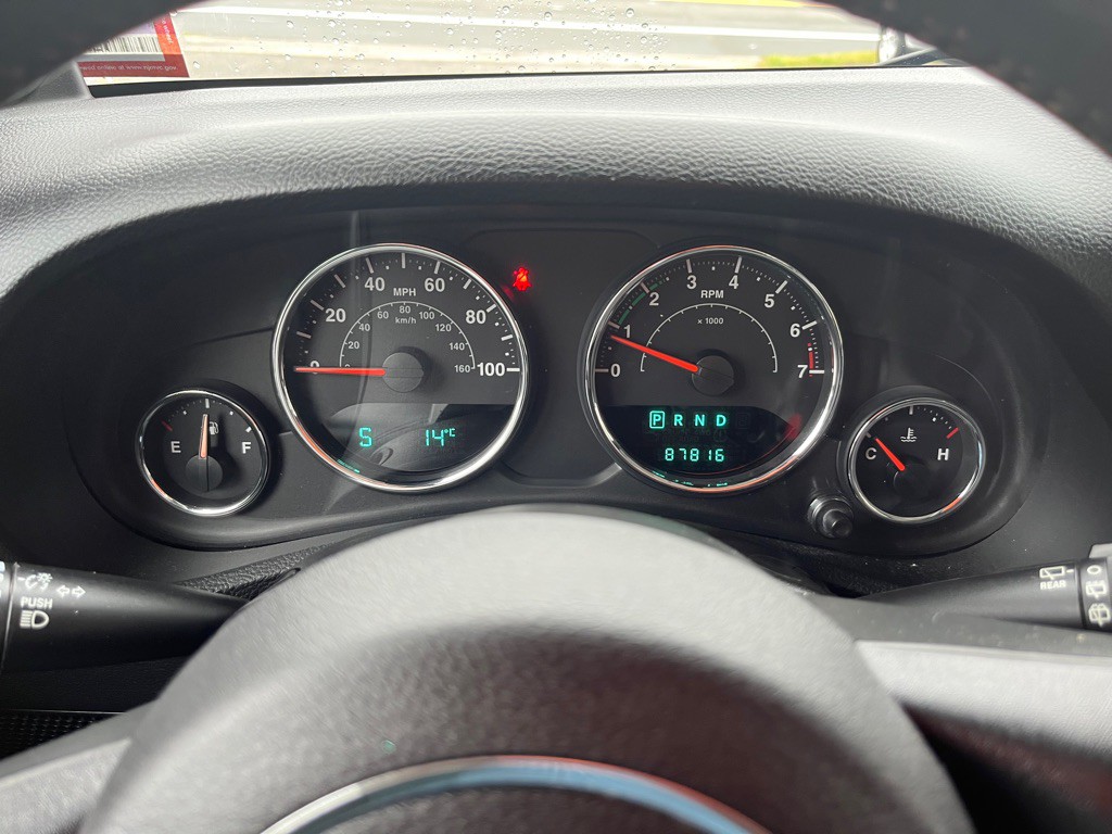 2013 Jeep Wrangler Image 14