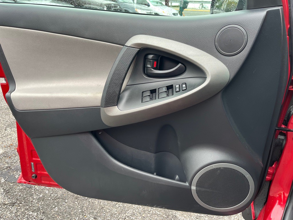 2011 Toyota Rav4 Image 12