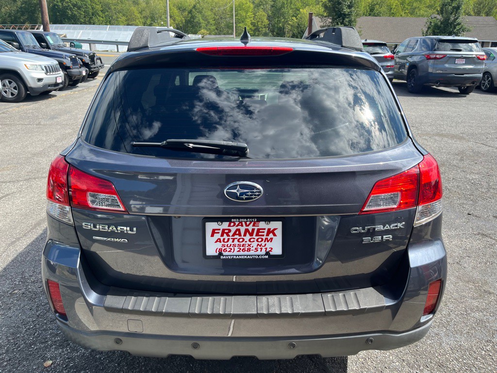 2014 Subaru Outback Image 8