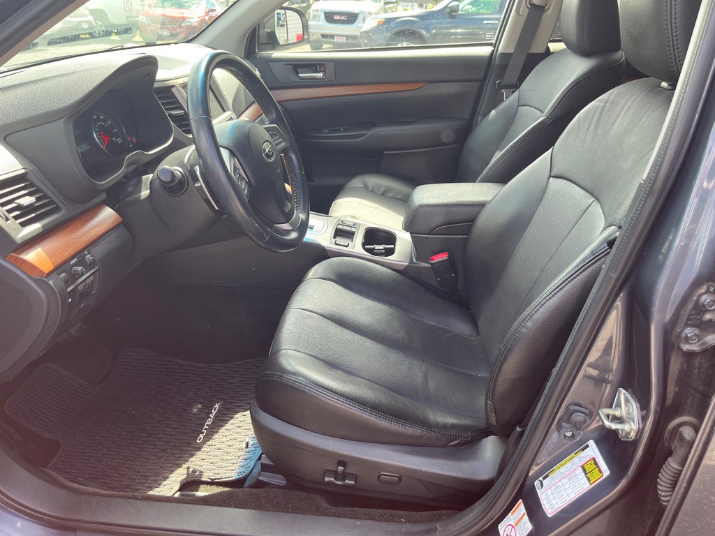2014 Subaru Outback Image 12
