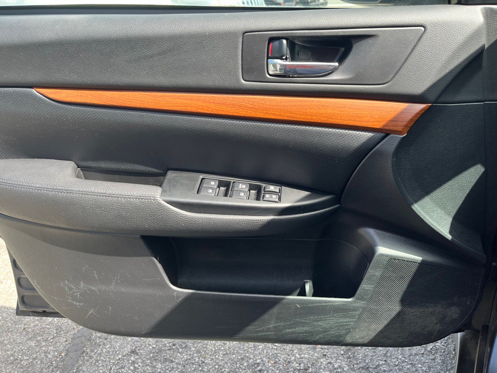 2014 Subaru Outback Image 13