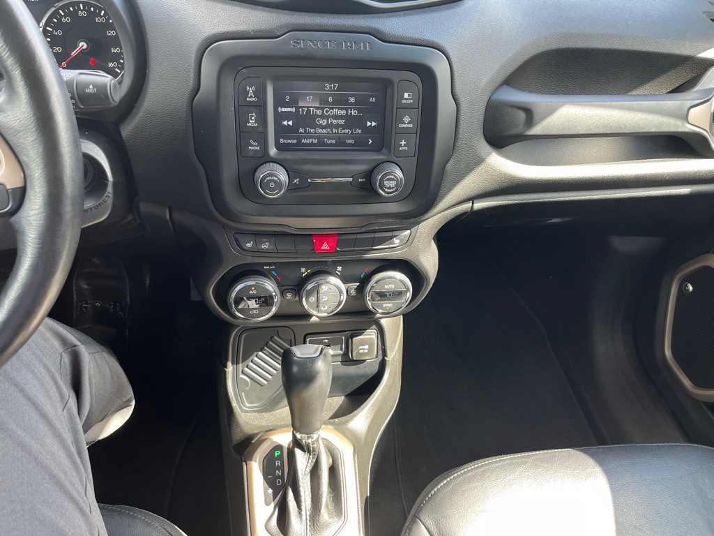 2016 Jeep Renegade Image 14