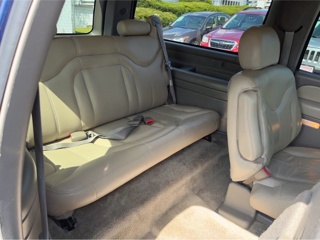 2001 GMC Yukon Image 8