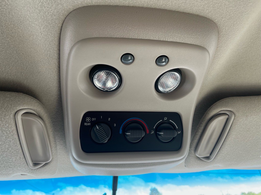 2001 GMC Yukon Image 14